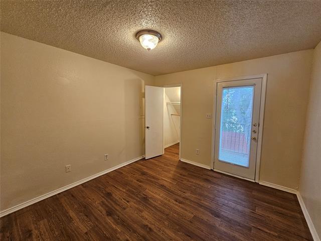 Building Photo - 9823 Walnut St