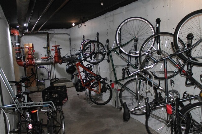 Building Photo - 29 Concord Ave