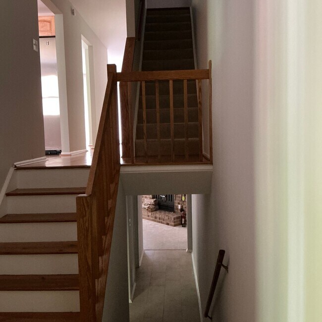 Building Photo - 8946 Skyrock Ct