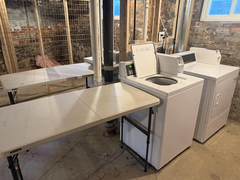 Building Photo - 94 Morrison Ave