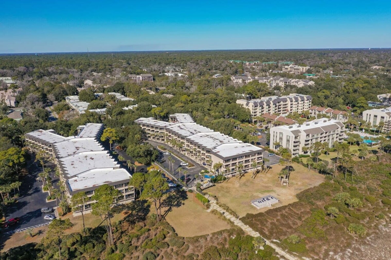 Building Photo - 23 S Forest Beach Dr