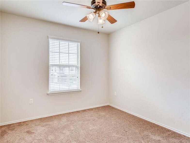 Building Photo - 9801 Tolima Dr