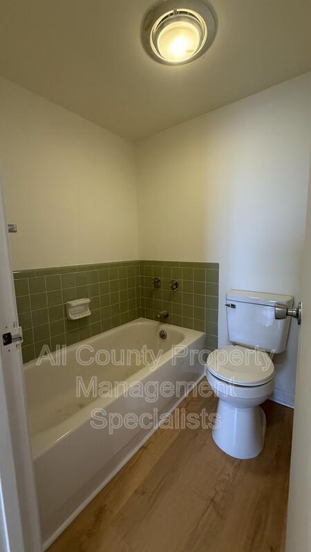 Building Photo - 1825 St Julian Pl