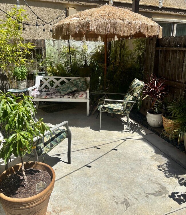 Building Photo - Cute As A Bug 3/2 Natomas Home!  (Please see attached info for viewings!