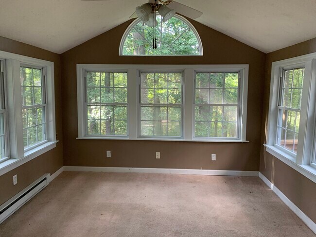 Building Photo - 7 Overlook Ave