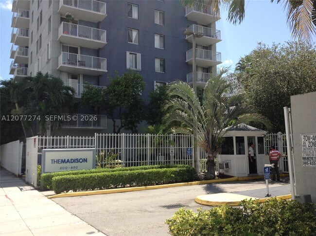 Building Photo - 850 N Miami Ave