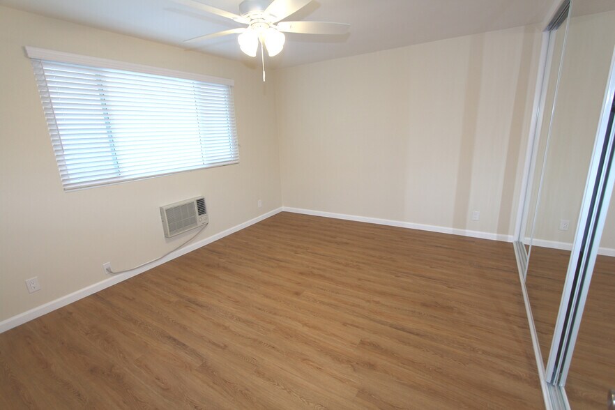 Building Photo - 4800 Woodley Ave