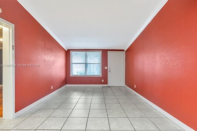 Building Photo - 7166 Southgate Blvd