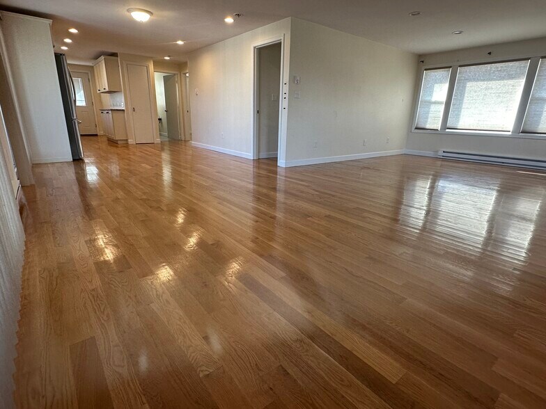 Building Photo - 48 Hauman St