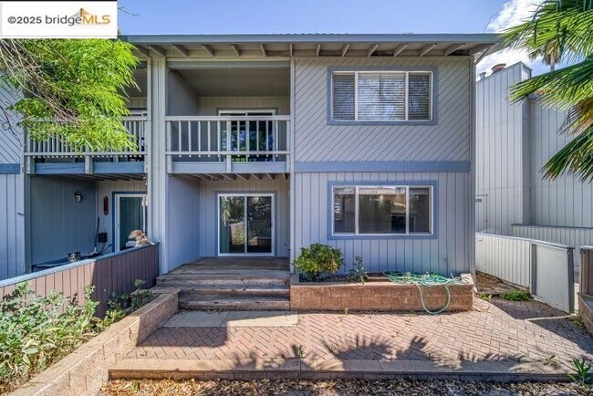 Building Photo - 905 Lido Cir