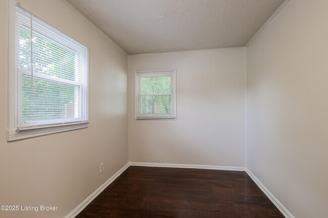 Building Photo - 908 Loretto Ave