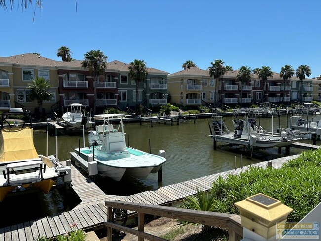 Building Photo - 7 Harbor View