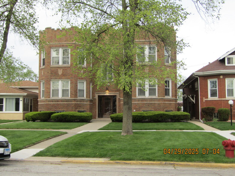 Primary Photo - 7730 S Michigan Ave