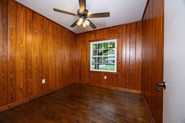 Building Photo - Renovated 4 Bedroom, 3 Bath home in Live Oak