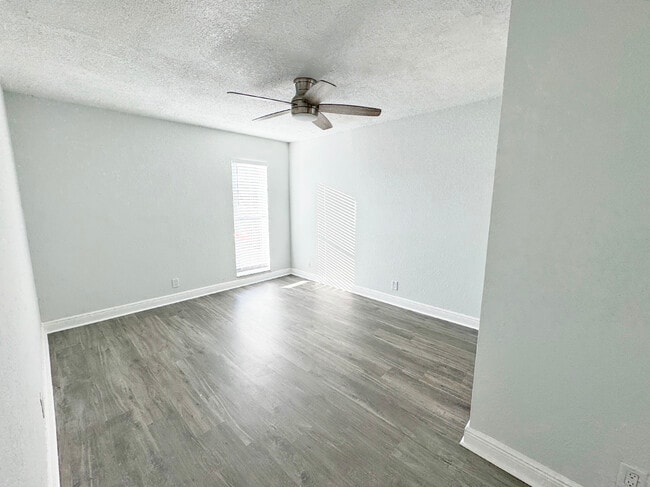 Building Photo - 4501 Treehouse Ln
