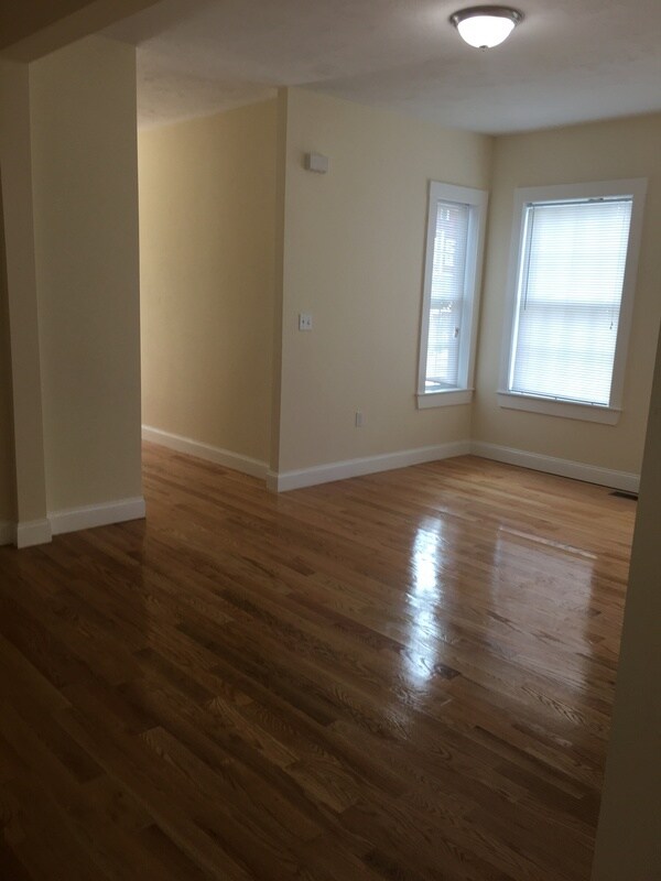 Building Photo - 785 Broadway St