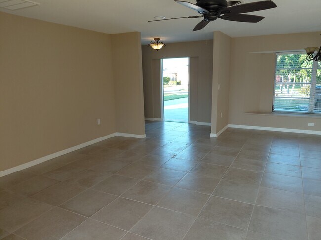 Building Photo - 3513 SE 22nd Ave