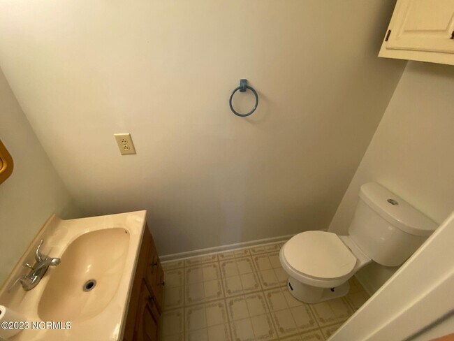 Building Photo - 110 Birch Rd