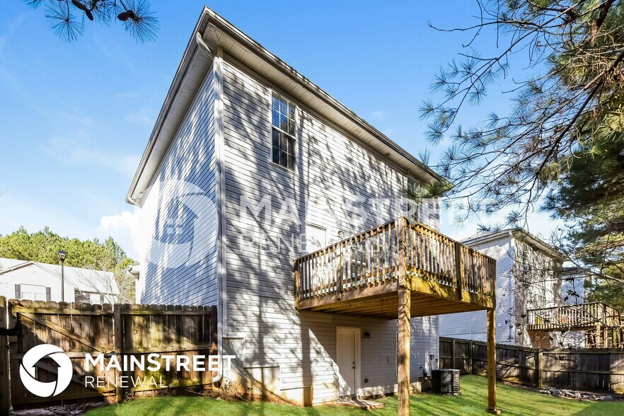 Building Photo - 4023 Riverside Pkwy