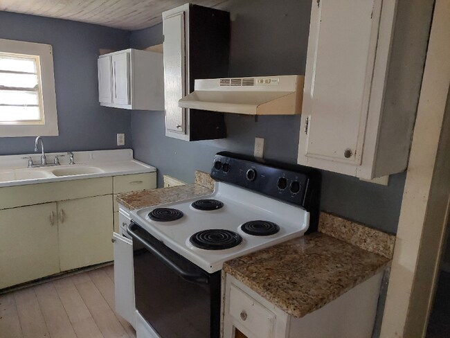 Building Photo - 509 Marine St