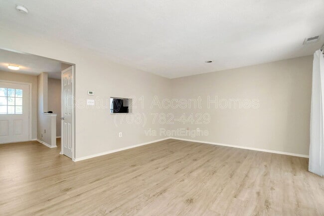 Building Photo - 2881 Burgundy Pl