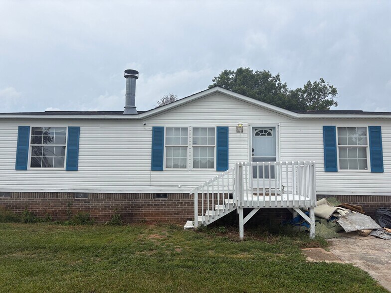 Building Photo - 2390 Claremont Rd