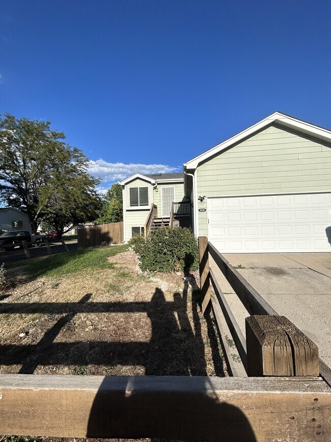 Primary Photo - 8220 Medicine Bow Cir