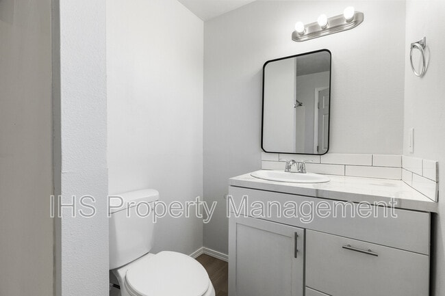 Building Photo - 3714 W 16th Pl