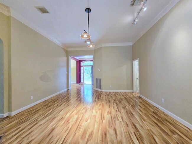 Building Photo - 5118 Rebel Ridge Dr