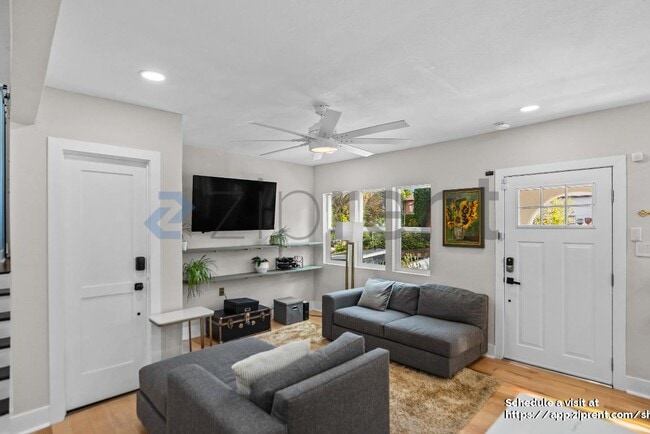 Building Photo - 3473 Birdsall Ave