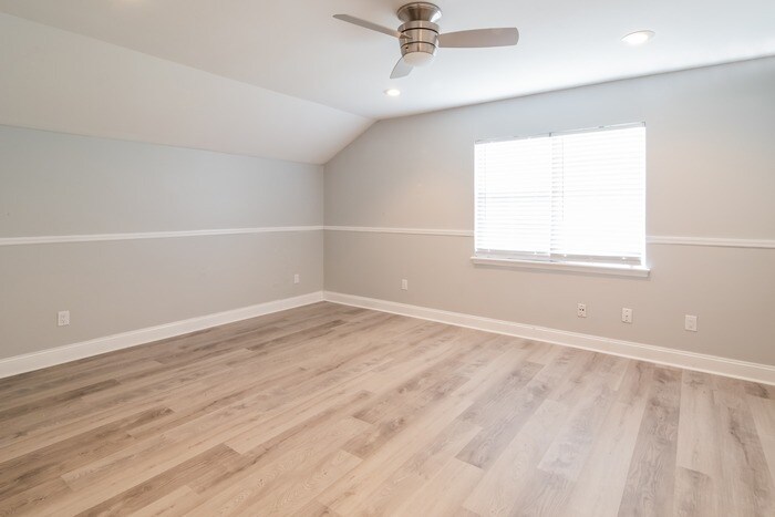 Building Photo - 815 Doulton Ln