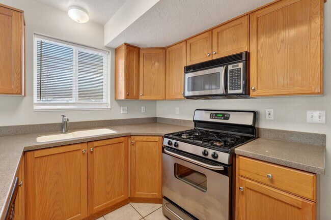 Building Photo - Must-See Apartment in Pheasant Ridge  Pocatello!