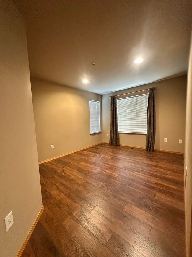 Building Photo - Beautiful Fancher Heights Home for Rent