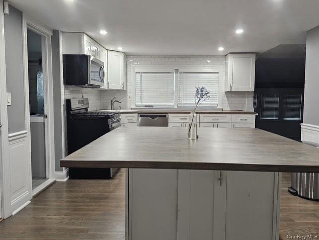 Building Photo - 645 Hawkins Blvd