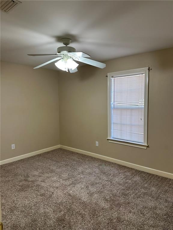 Building Photo - 231 Lakeview Dr