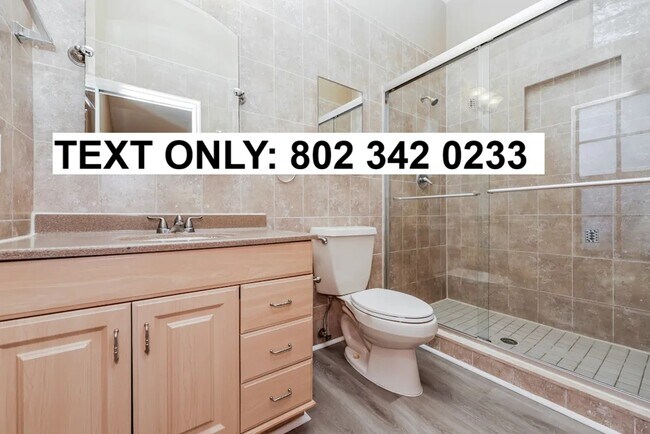 Building Photo - 2471 Wellington Dr