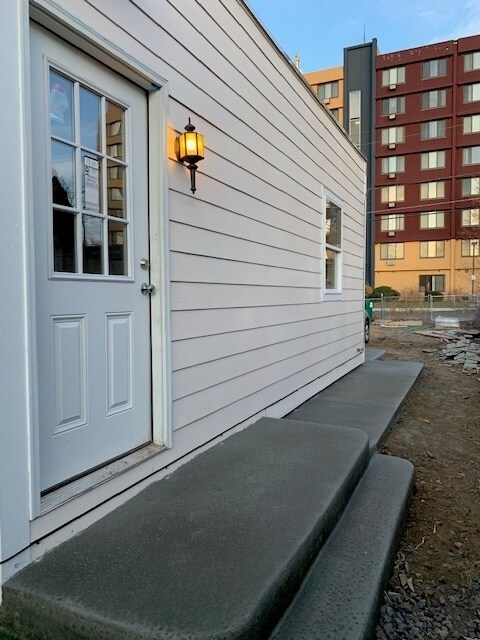 Building Photo - 1420 Dayton St