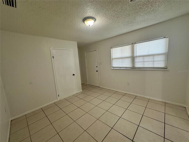 Building Photo - 4072 Kirkland Blvd