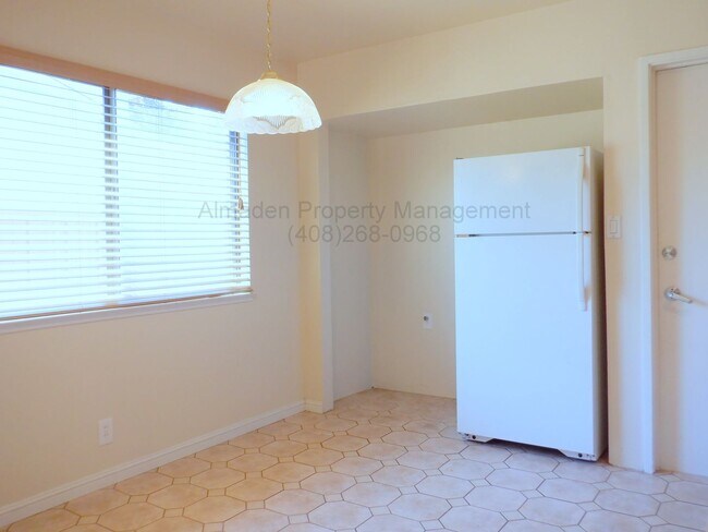 Building Photo - Cambrian 3BR/2BA Home w/ Central A/C, Pets Negotiable!