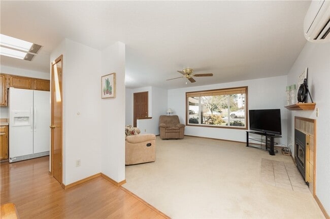 Building Photo - Charming 3BD/2BTH Rambler Home for Lease! Pet Friendly!