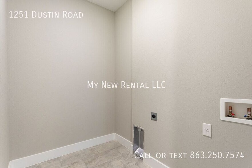 Building Photo - 1251 Dustin Rd