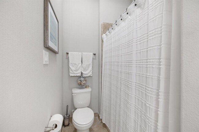 Building Photo - 19 Cohasset Pl