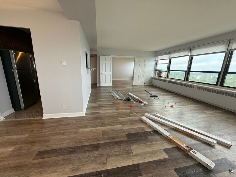Building Photo - 4230 N Marine Dr