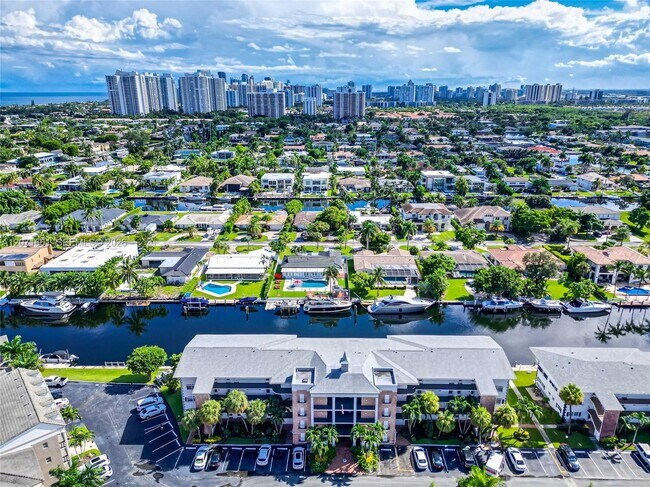 Building Photo - 455 Paradise Isle Blvd