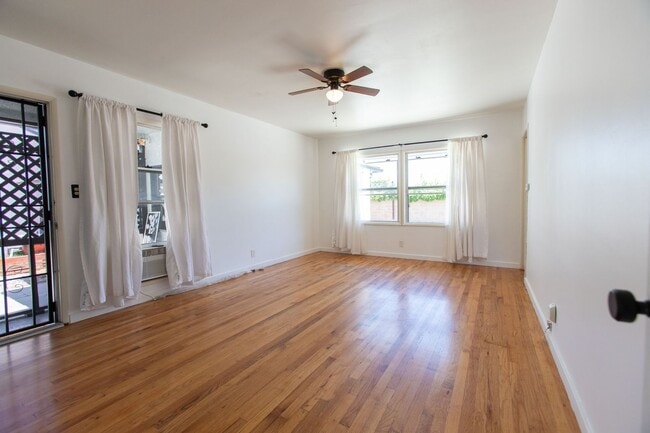 Building Photo - Lakewood Home, 2 Bedroom, 1 Bath with GREAT Backyard Space!