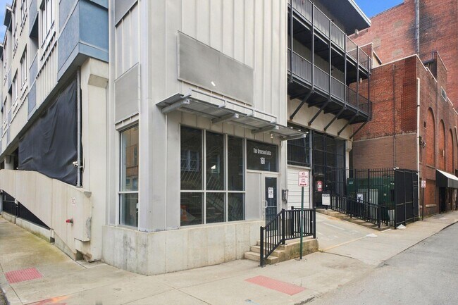 Building Photo - 160 N Wall St