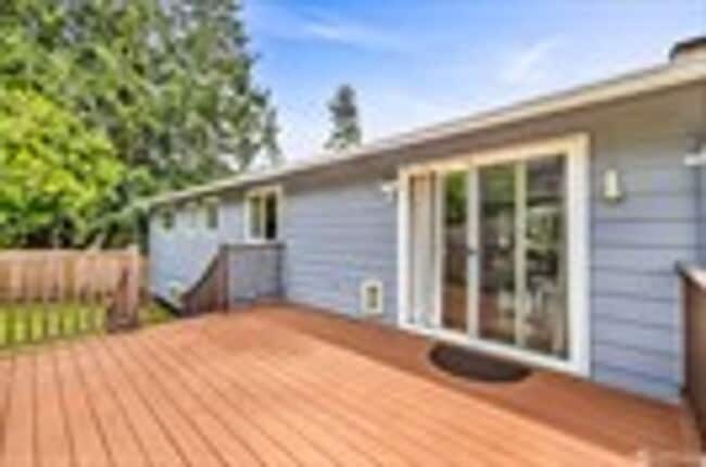 Building Photo - Move-In Ready 5-Bed on a Quiet Kingsgate Cul-de-Sac