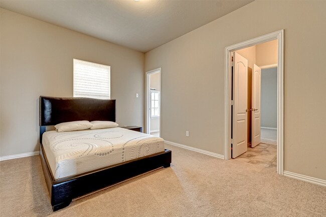 Building Photo - 907 River Delta Ln