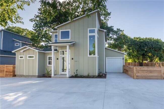 Building Photo - 1107 Stobaugh St