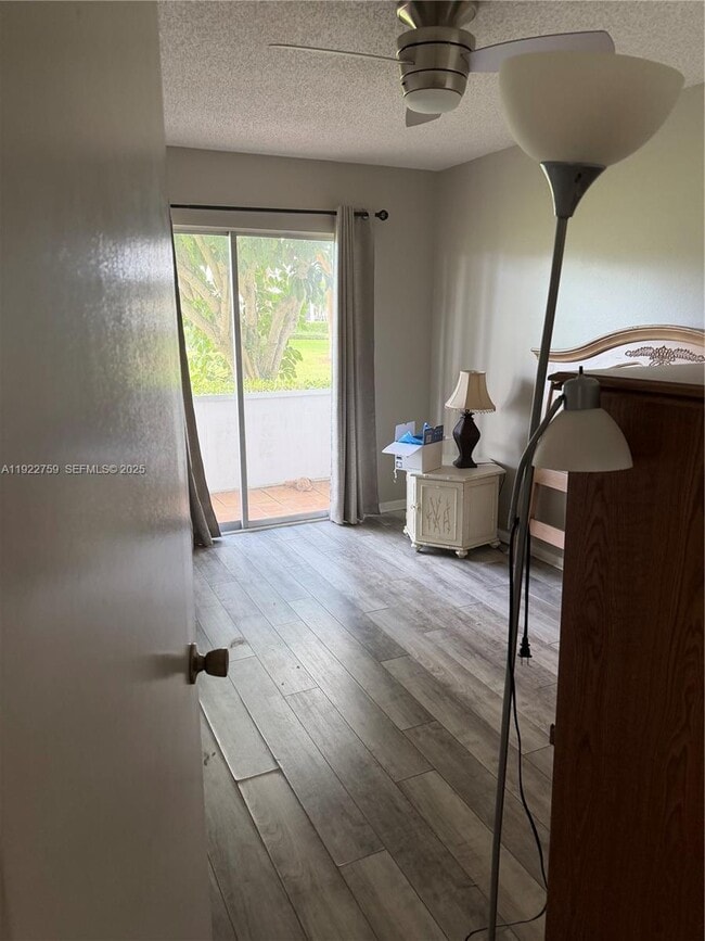 Building Photo - 95 Mansfield C